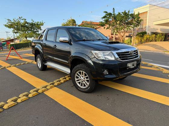TOYOTA HILUX 3.0 SRV TOP 4X4 CD 16V TURBO INTERCOOLER DIESEL 4P AUTOMÁTICO